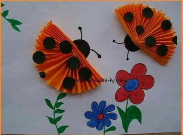 Поделка бабочка из цветной бумаги для детей