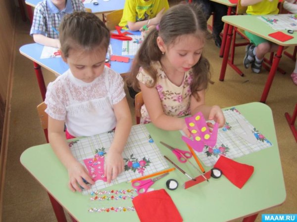 Аппликация в старшей группе на тему нарядные пальчики