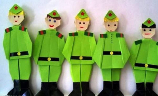 Поделка на 23 февраля в детский