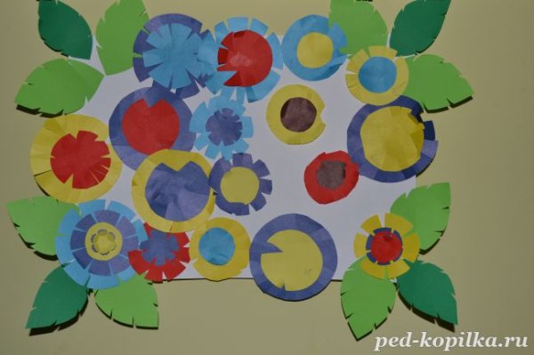 Аппликация цветы на клумбе