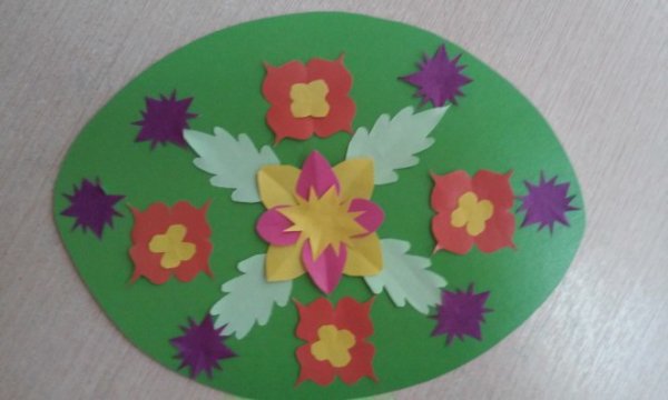 Аппликация цветы на клумбе