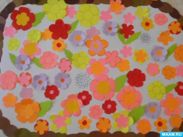 Цветочная клумба в средней группе