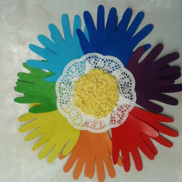Аппликация из ладошек