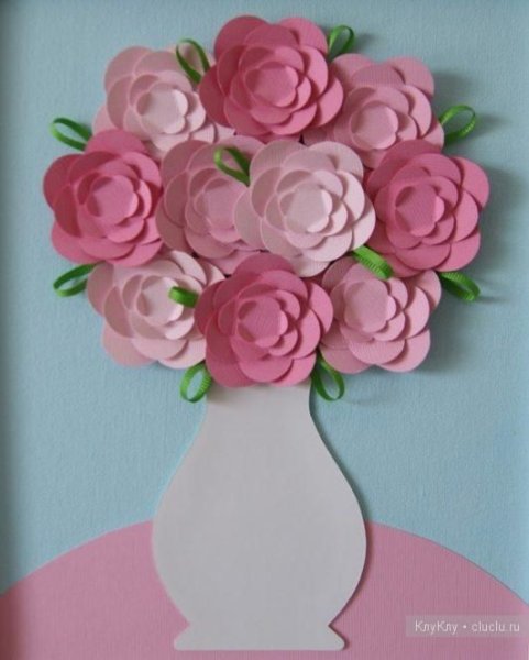 Объемная ваза с цветами