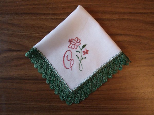 Вышитый платок