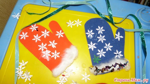 Аппликация Новогодняя варежка