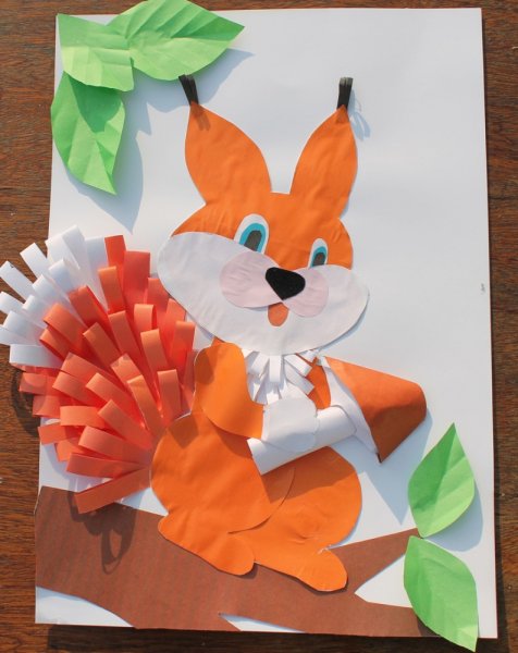 Объемная аппликация Белочка из полосок