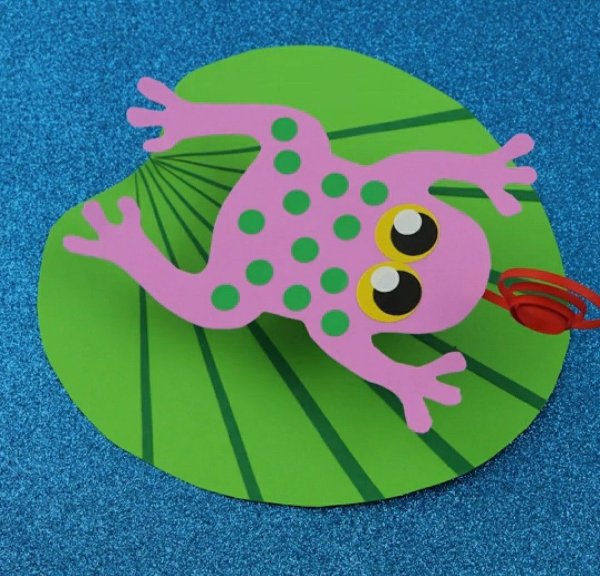 Поделка из цветной бумаги лягушка