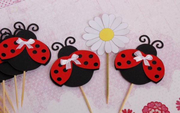 Поддлека из бумаги Божья коровка