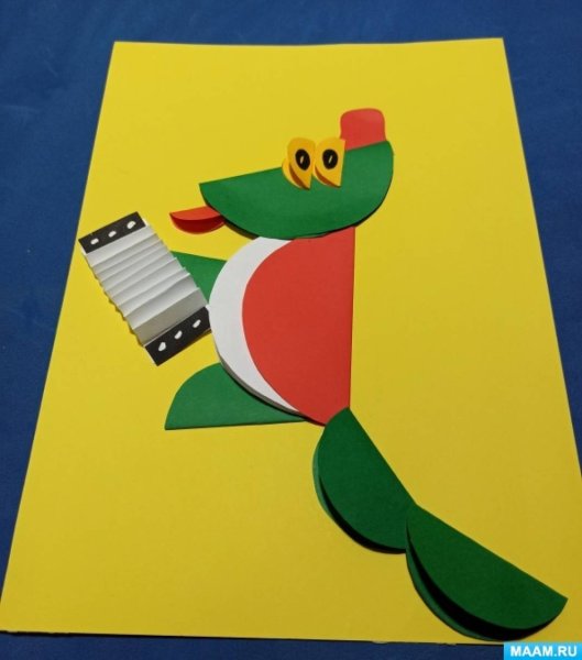 Аппликация из цветной бумаги крокодил