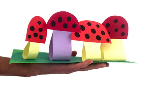 Гриб из цветной бумаги