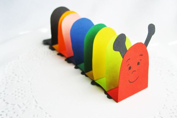 Интересные поделки из цветной бумаги