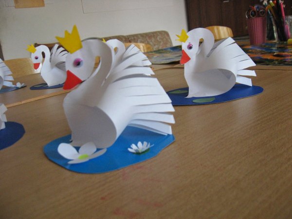 Поделка лебедь