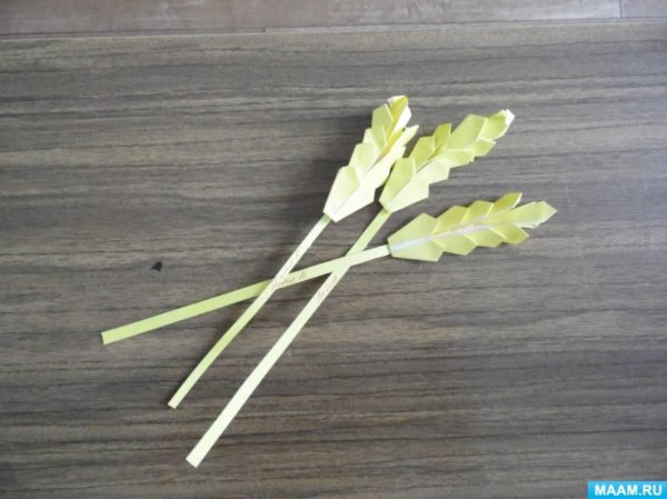 Колосок из цветной бумаги