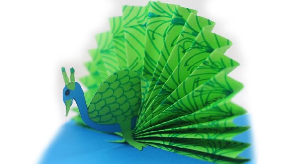 Павлин из бумаги