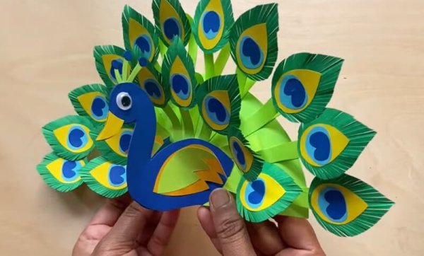 Поделка Павлин