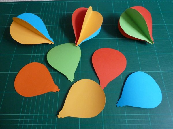 Воздушные шары из цветной бумаги