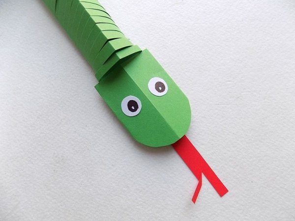 Змея из бумаги