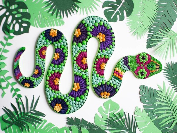 Объемная змея из бумаги