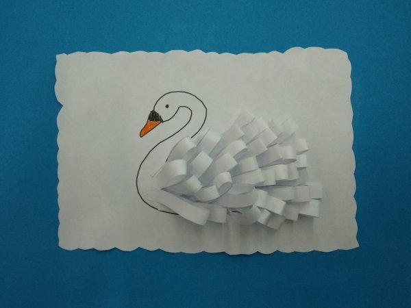 Аппликация из белой бумаги