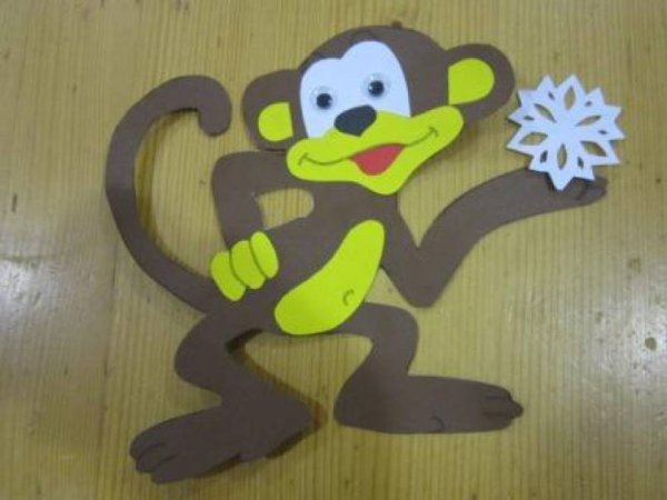 Обезьяна из цветной бумаги