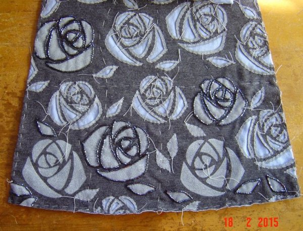 Прорезная аппликация на ткани