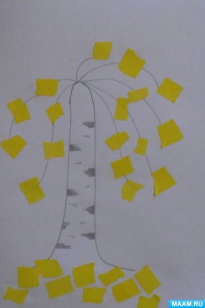 Береза из бумаги кудрявая осенью полосок