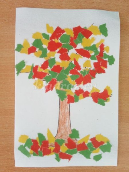 Дерево из рваной бумаги