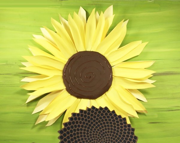 Подсолнух из бумаги