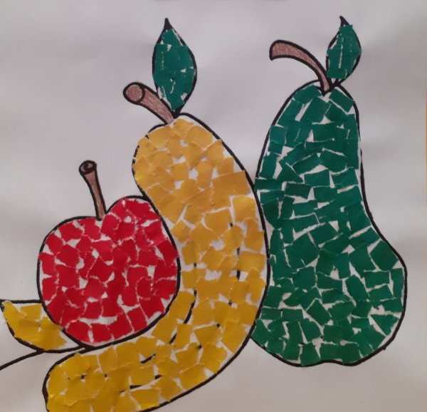 Обрывная аппликация яблоко