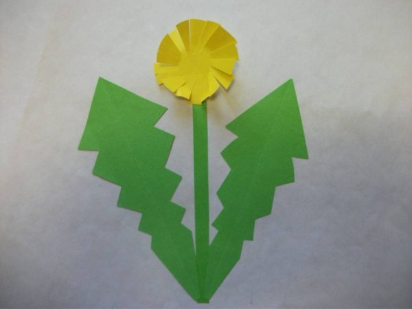 Одуванчик из цветной бумаги