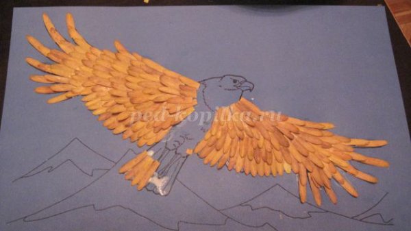 Объемные поделки из крылаток клена