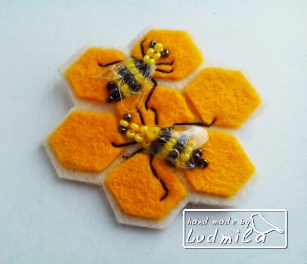 Пчела из фетра
