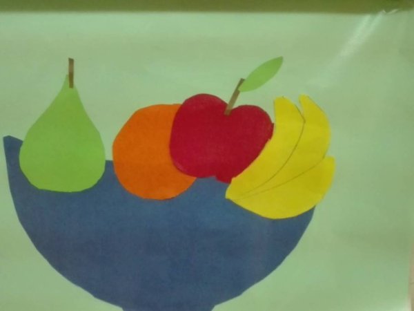 Натюрморт из цветной бумаги