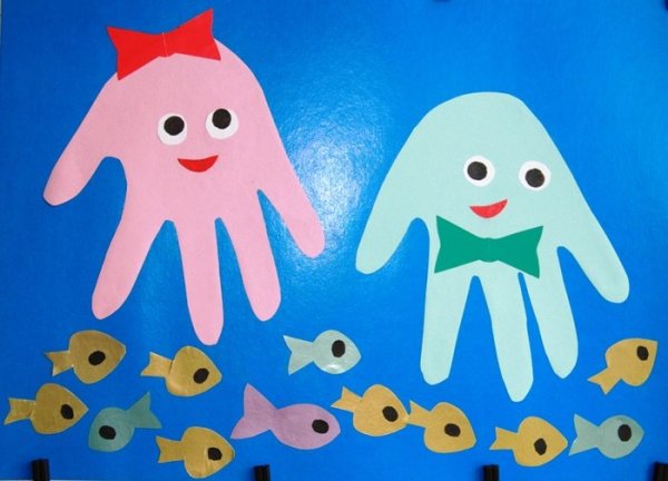 Осьминог из ладошки аппликация