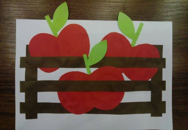 Фрукты из цветной бумаги