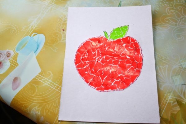 Обрывная аппликация яблоко