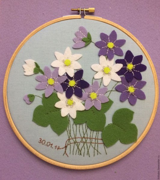 Панно с цветами из фетра