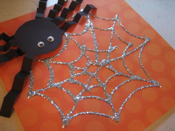 Поделка паук на паутине из бумаги
