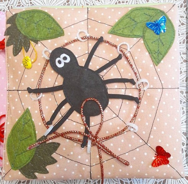 Паучок из фетра