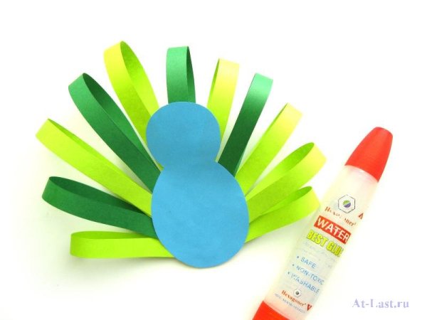 Аппликация Павлин из цветной бумаги