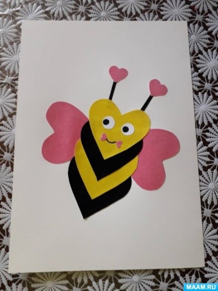 Пчелка из сердечек