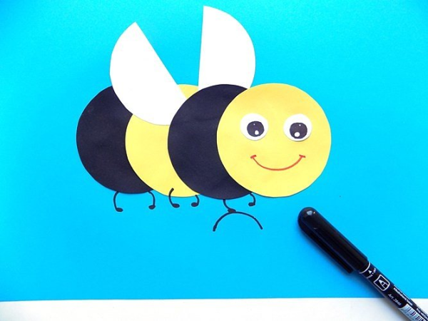 Пчела из цветной бумаги
