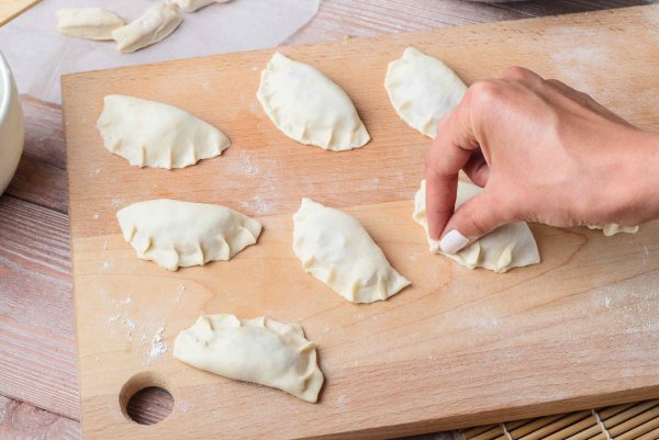 Лепка вареников