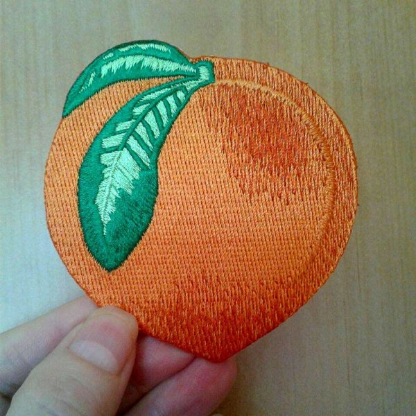 Персик из фетра объемный