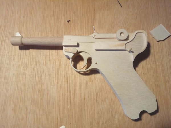 Люгер-Парабеллум р-08 резинкострел