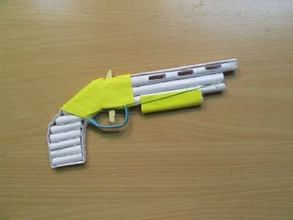 Бумажный пистолет который стреляет