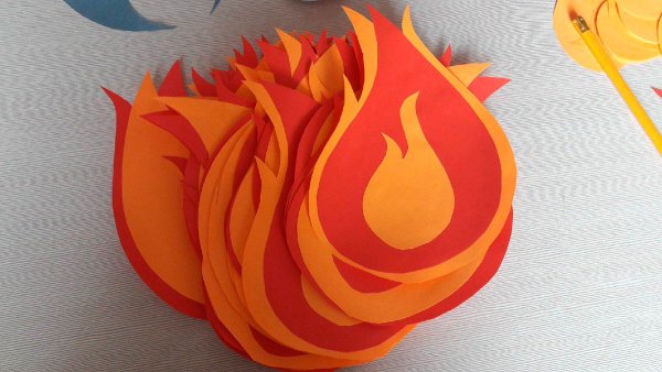 Поделка огонь из бумаги