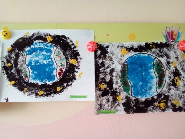 Нетрадиционное рисование космоса салфетками