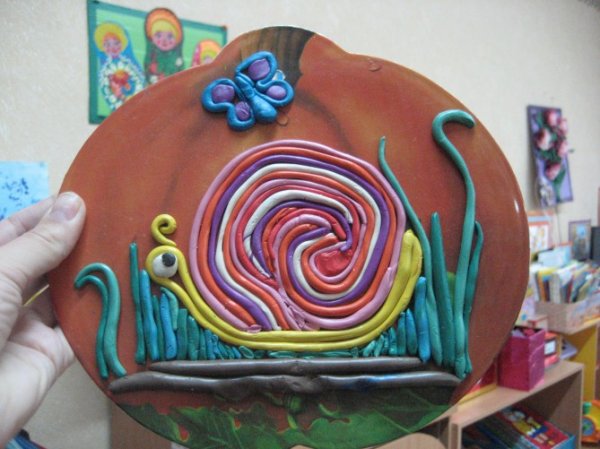 Улитка из пластилиновых жгутиков